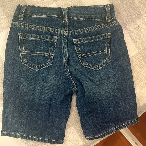 Children’s Place navy denim shorts size 5 - Picture 3 of 3